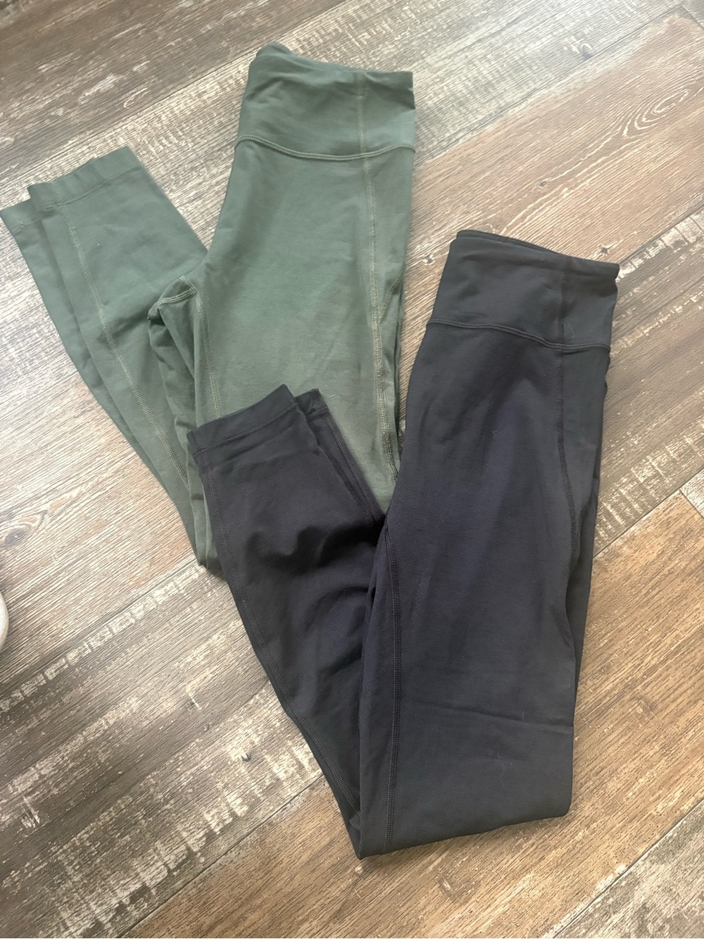 Allbirds Olive Green and Black Active Leggings Duo small 2 pairs